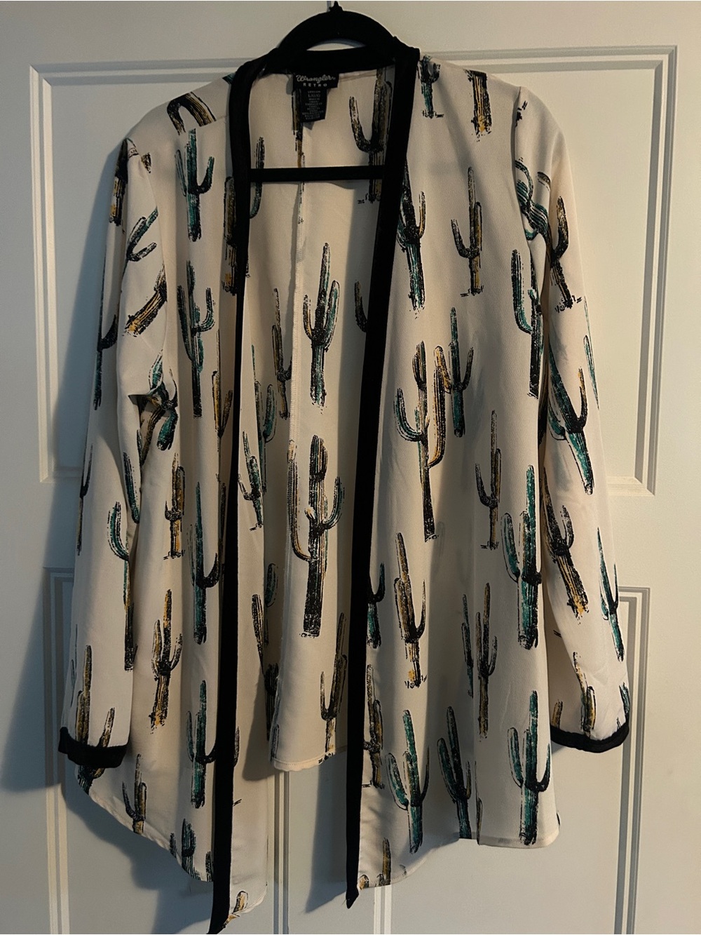 Cactus kimono with black velvet trim